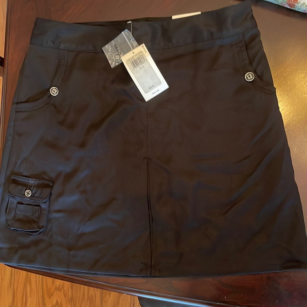 IZOD NWT stretch microfiber size 6 black golf skort